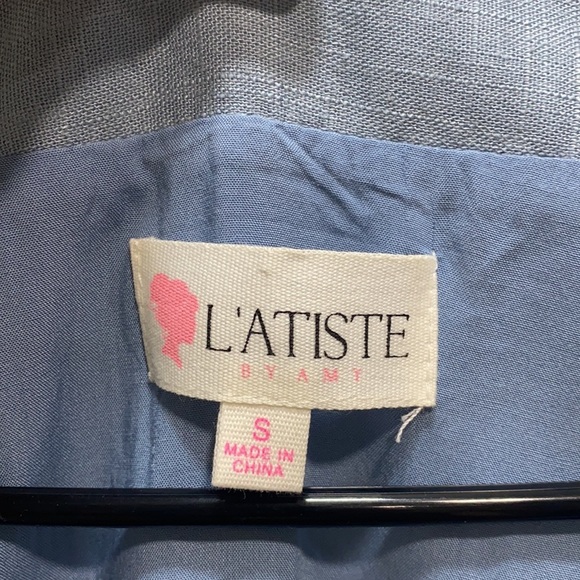 L’ ATISTE blue linen dress button front ruffle bottom - Picture 3 of 7